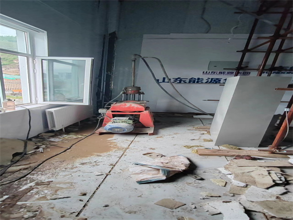 彝良地基基础下沉墙体裂缝加固注浆顶升施工